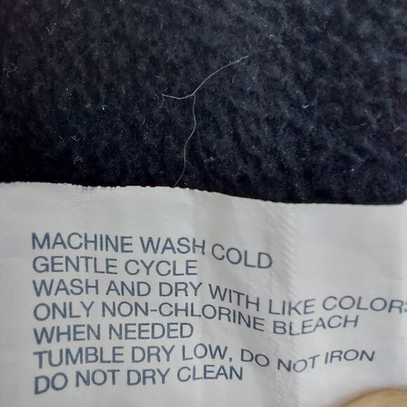 GAP Factory black quarter-zip fleece pullover - Picture 7 of 7